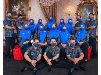 Dewan Guru dan Staff TU